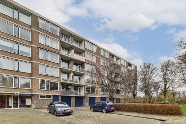 Burgemeester Caan Van Necklaan 132, Leidschendam